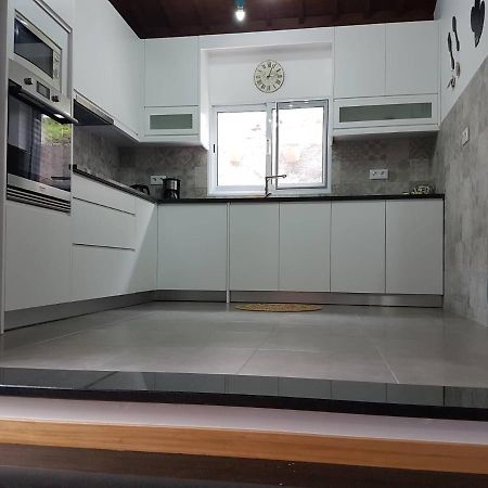 Join Our Relaxed House Near The Beach - Mosteiros Mosteiros  Eksteriør billede
