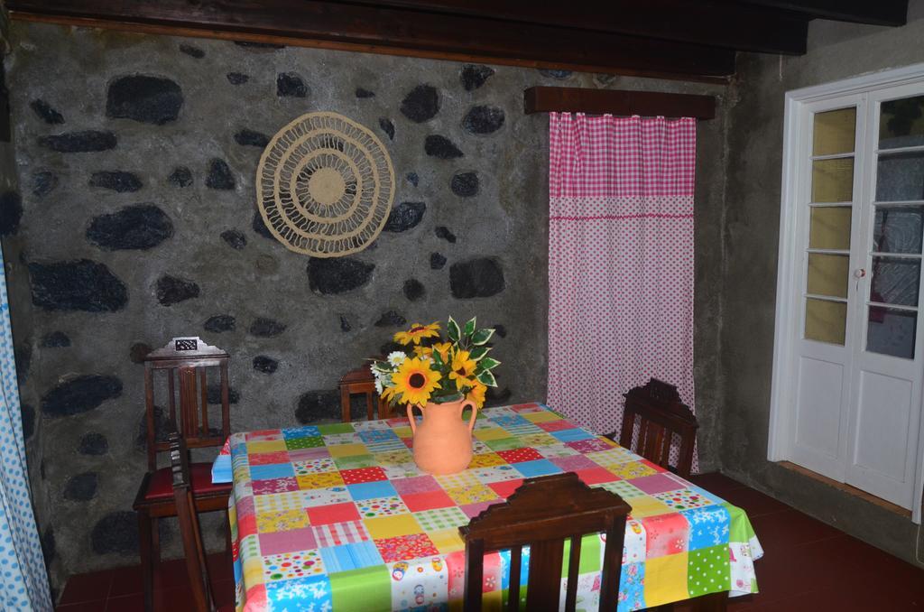 Join Our Relaxed House Near The Beach - Mosteiros Mosteiros  Eksteriør billede