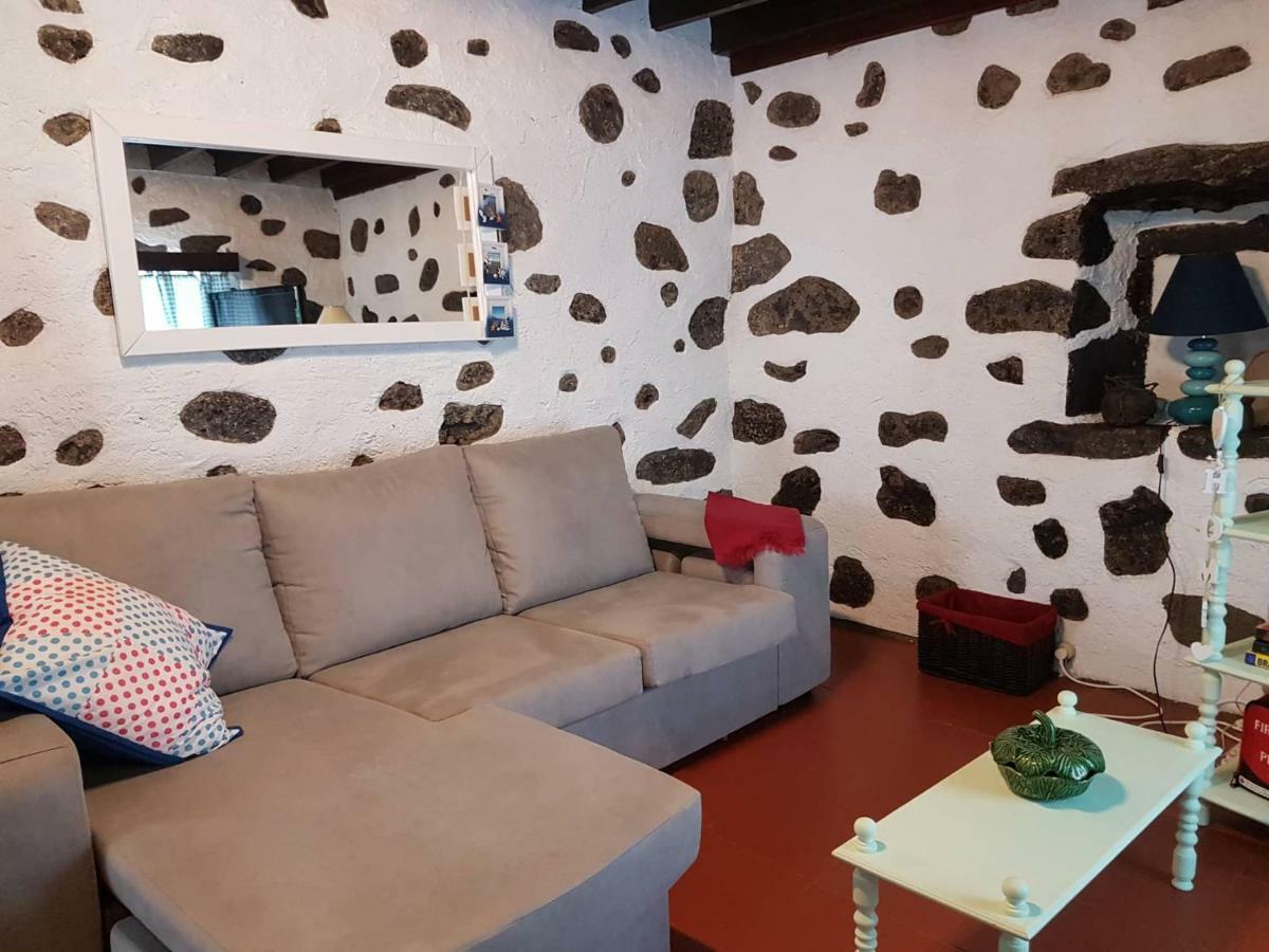 Join Our Relaxed House Near The Beach - Mosteiros Mosteiros  Eksteriør billede