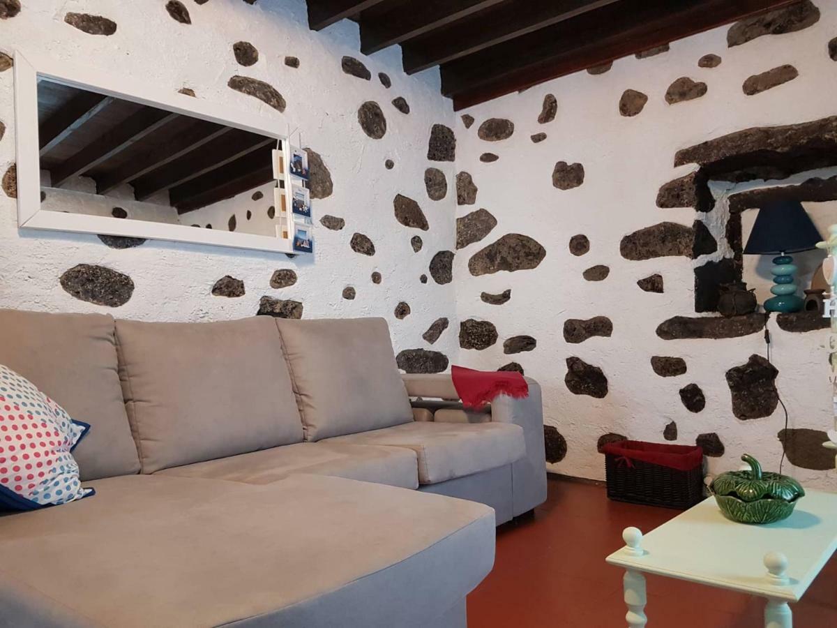 Join Our Relaxed House Near The Beach - Mosteiros Mosteiros  Eksteriør billede